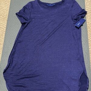 NWT apt 9 essential tunic